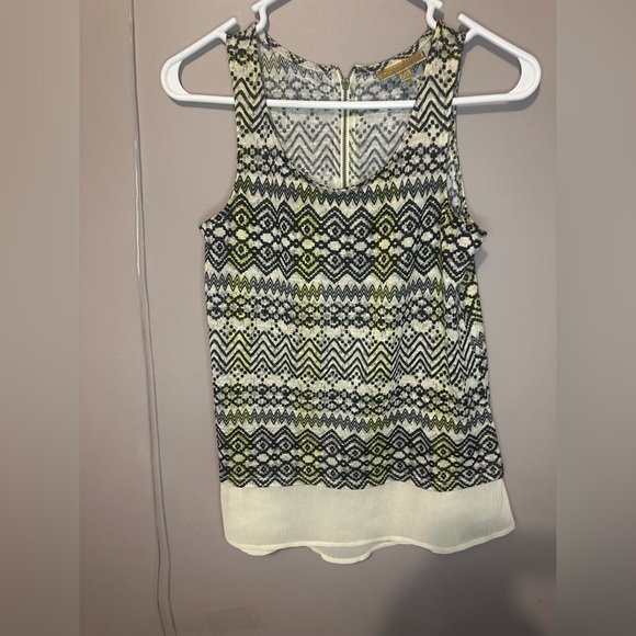 princess vera wang Tops - Princess Vera Wang Cream and Green Sleeveless Tank Top